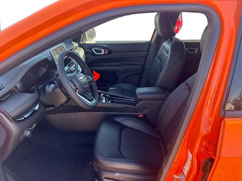 New 2026 Jeep Compass Latitude image 9