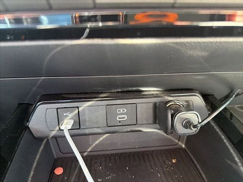 Used 2024 Toyota Prius XLE image 20