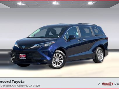 Used 2025 Toyota Sienna XLE