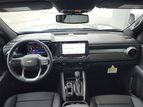 New 2024 Chevrolet Colorado LT w/ LT Convenience Package III image 20