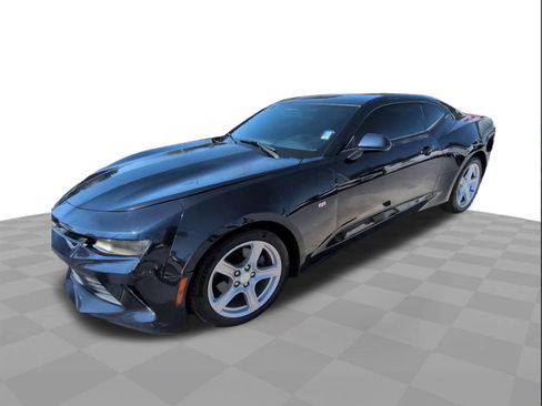Certified 2016 Chevrolet Camaro LT image 3