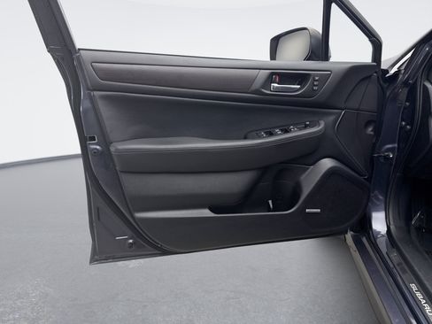 Used 2016 Subaru Legacy 2.5i Limited AWD/4WD image 9