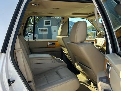 Used 2009 Lincoln Navigator 4WD image 17