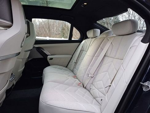 New 2026 BMW 740i xDrive w/ Premium Package image 9