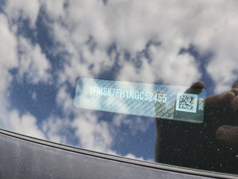 Used 2022 Ford Explorer Limited w/ Limited Technology Package RWD image 12