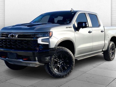 Used 2024 Chevrolet Silverado 1500 ZR2 w/ Technology Package image 11