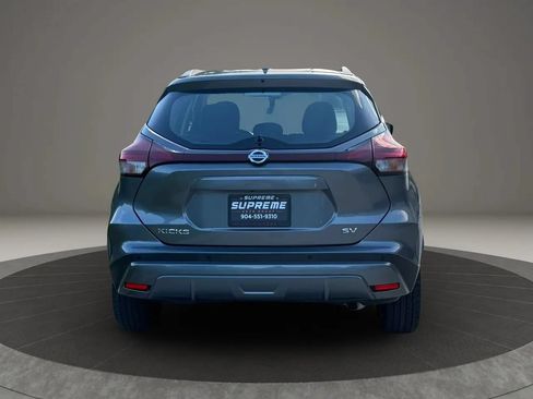 Used 2021 Nissan Kicks SV FWD image 4