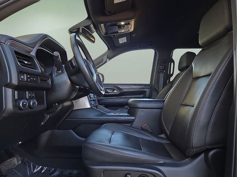 Used 2023 Chevrolet Suburban LT image 25