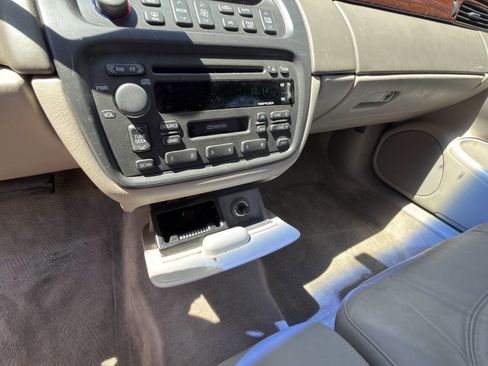 Used 2003 Cadillac De Ville w/ Comfort & Convenience Package image 63