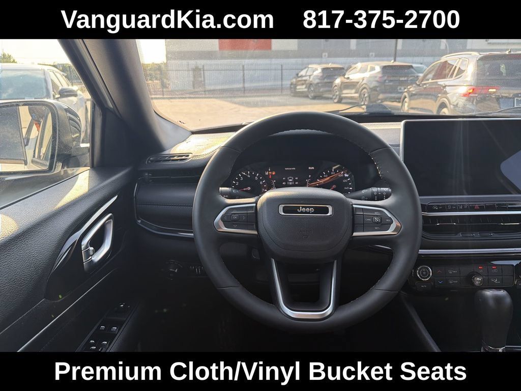 Used 2026 Jeep Compass Latitude AWD/4WD image 13
