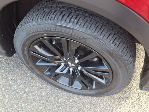 Used 2023 Mitsubishi Eclipse Cross LE image 9