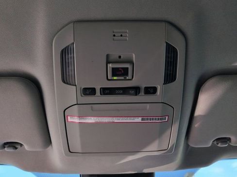 Used 2023 Toyota Highlander LE image 32