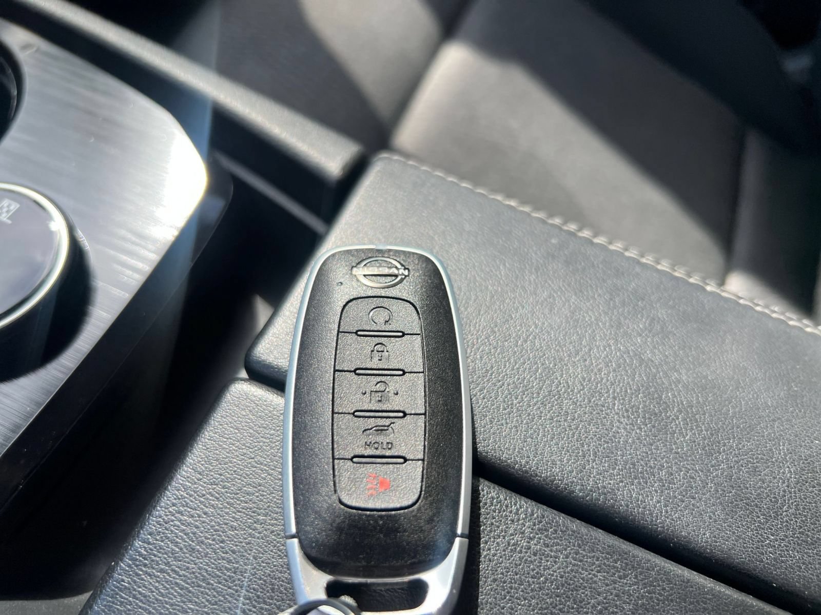 Used 2025 Nissan Rogue SV AWD/4WD image 18