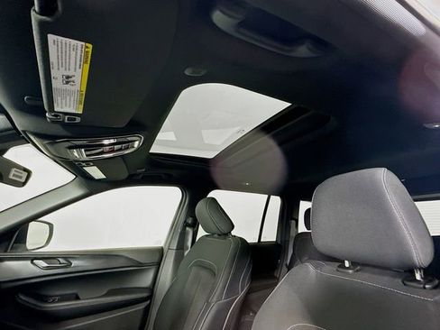 New 2025 Jeep Grand Cherokee Laredo image 20