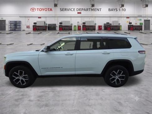 Used 2023 Jeep Grand Cherokee L Limited AWD/4WD image 9