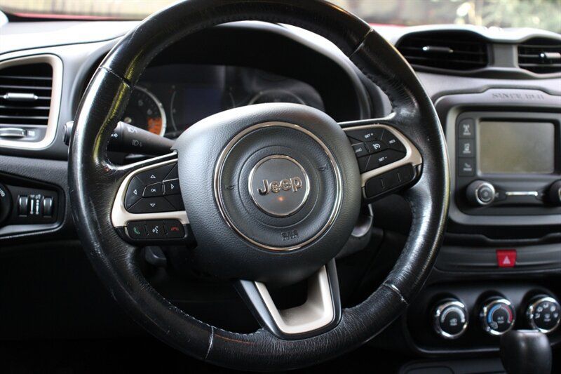 Used 2016 Jeep Renegade Latitude AWD/4WD image 16