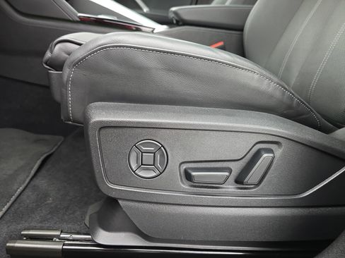 Used 2025 Audi Q5 Premium Plus w/ Premium Plus image 28