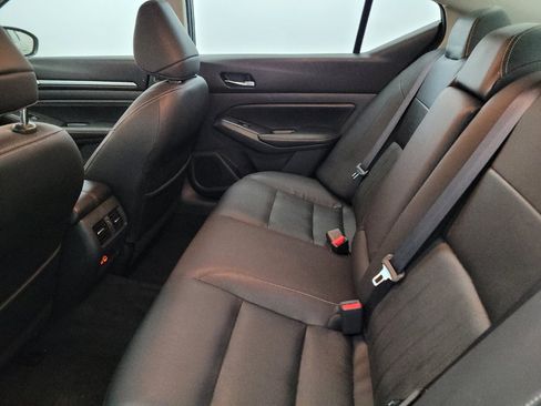 Used 2019 Nissan Altima 2.5 SL FWD image 18