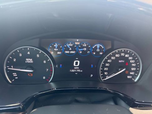 Used 2017 Cadillac XT5 Platinum w/ Driver Assist Package AWD/4WD image 13