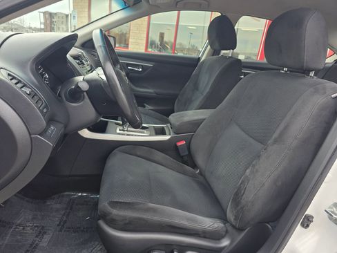 Used 2015 Nissan Altima 2.5 SV image 9