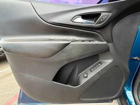Used 2021 Chevrolet Equinox LT FWD image 31
