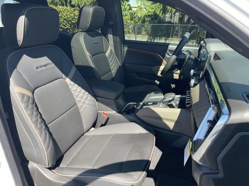 New 2026 GMC Canyon Denali AWD/4WD image 29