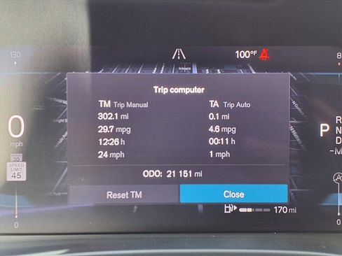 Certified 2024 Volvo XC40 B5 Plus image 34