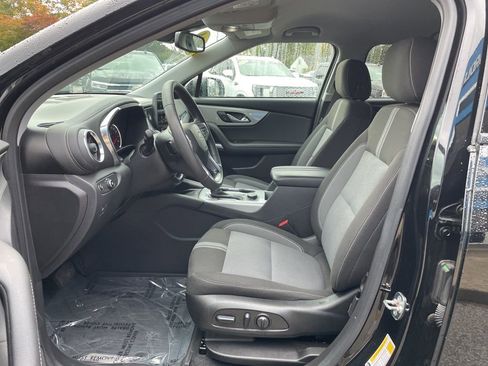 Used 2024 Chevrolet Blazer LT w/ Convenience Package image 4