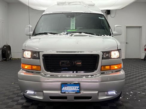 New 2025 GMC Savana 2500 Extended w/ Driver Convenience Package image 17