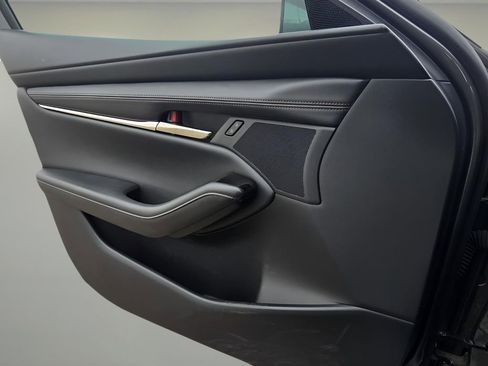 Used 2025 MAZDA MAZDA3 s image 17
