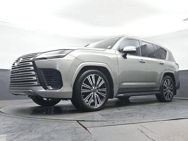Used 2023 Lexus LX 600 4WD w/ Luxury Package image 37
