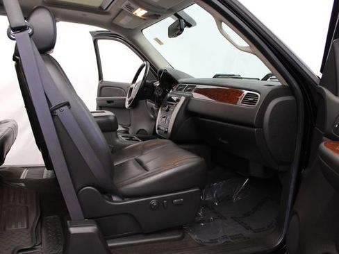 Used 2009 GMC Sierra 3500 SLT w/ SLT Convenience Package AWD/4WD image 22