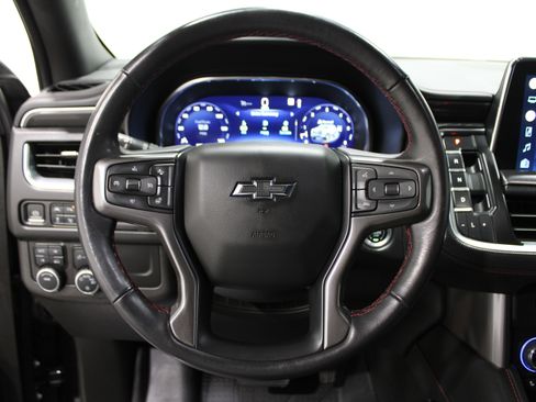 Used 2022 Chevrolet Suburban RST w/ Luxury Package image 10