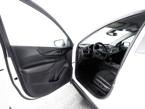 Used 2021 Chevrolet Equinox LT FWD image 19