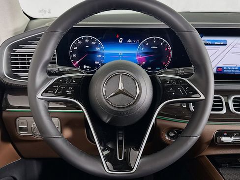 New 2026 Mercedes-Benz GLS 450 4MATIC image 18