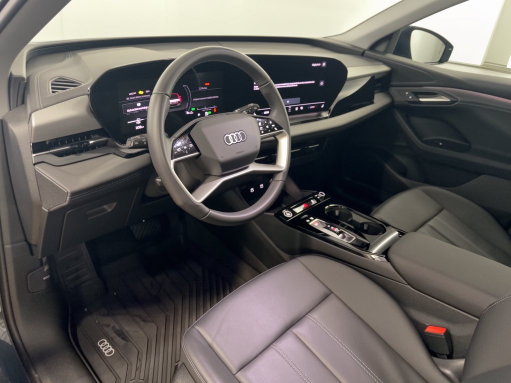 Used 2025 Audi Q6 e-tron Premium w/ Convenience Package AWD/4WD image 4