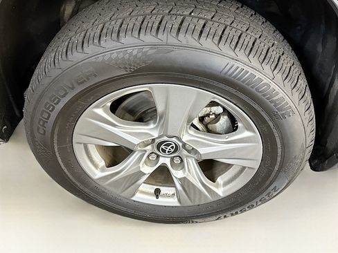 Used 2023 Toyota RAV4 XLE image 11