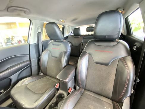 Used 2019 Jeep Compass Trailhawk AWD/4WD image 14