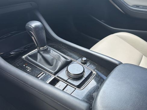 Used 2019 MAZDA MAZDA3 Sedan w/ Preferred Package FWD image 28