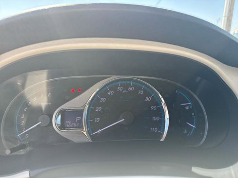 Used 2014 Toyota Sienna XLE image 21