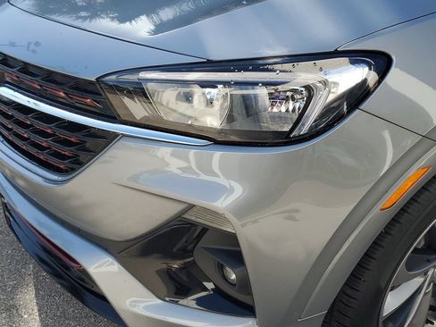 Certified 2023 Buick Encore GX Select w/ Sport Touring Package FWD image 10