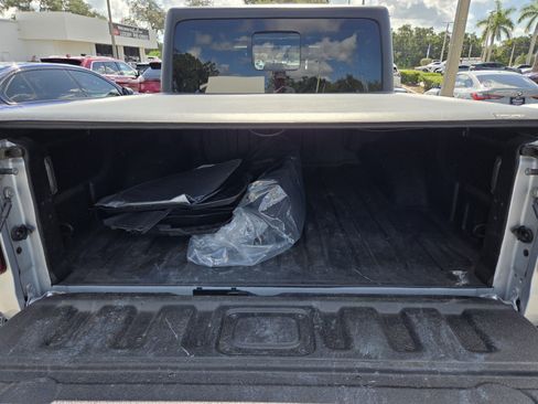 Used 2023 Jeep Gladiator Sport AWD/4WD image 32