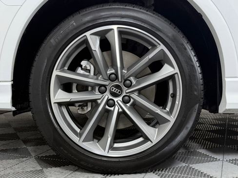 Certified 2025 Audi Q3 2.0T Premium w/ Convenience Package image 11