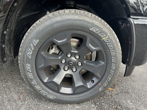 New 2026 RAM 1500 4x4 Crew Cab image 9