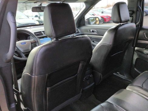Used 2018 Ford Explorer XLT w/ Equipment Group 202A image 18