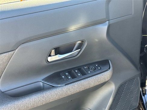 New 2026 Nissan Kicks SV w/ SV Premium Package image 21