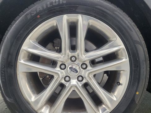 Used 2016 Ford Explorer XLT w/ Equipment Group 202A FWD image 31