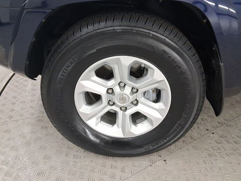 Used 2015 Toyota 4Runner SR5 Premium image 11