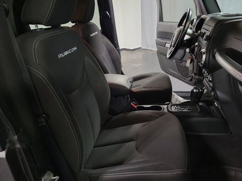 Used 2018 Jeep Wrangler Rubicon w/ Power Convenience Group image 22