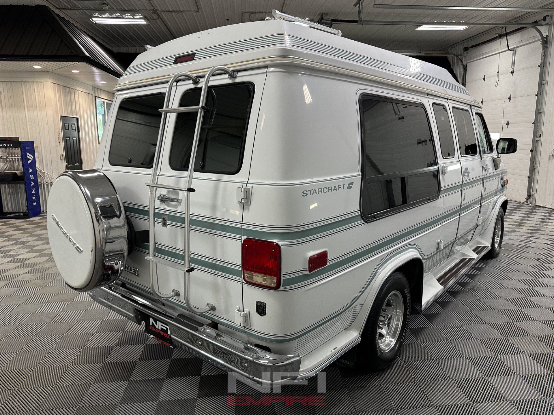 Used 1992 Chevrolet G20 RWD image 8